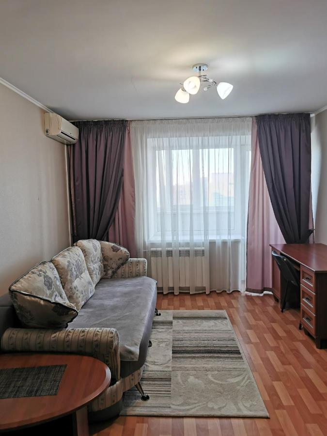 1 Комнатная Квартира В Самом Центре С Видом На Сквер Qostanay Esterno foto