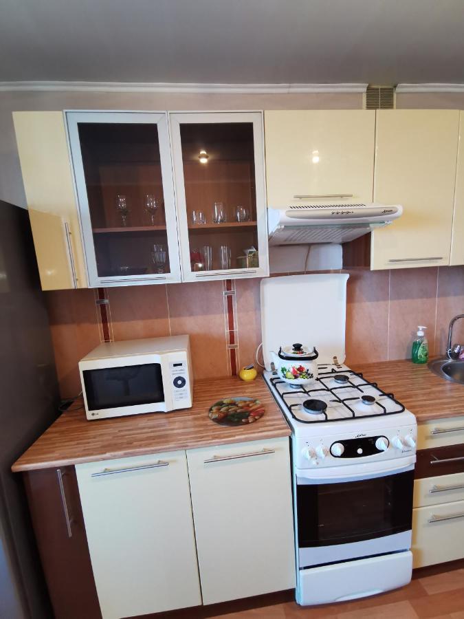 1 Комнатная Квартира В Самом Центре С Видом На Сквер Qostanay Esterno foto